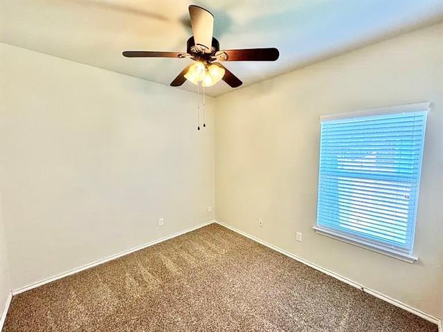 Building Photo - 3020 Tamarack Ln