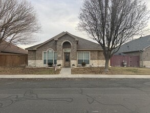 Building Photo - 6604 Amber Dr