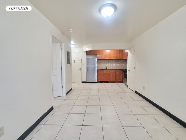 Building Photo - 443 Winthrop St