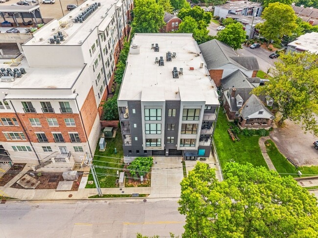 Building Photo - 119 Acklen Park Dr