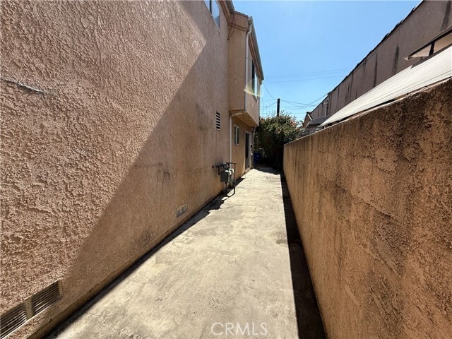 Building Photo - 4061 E 60th St