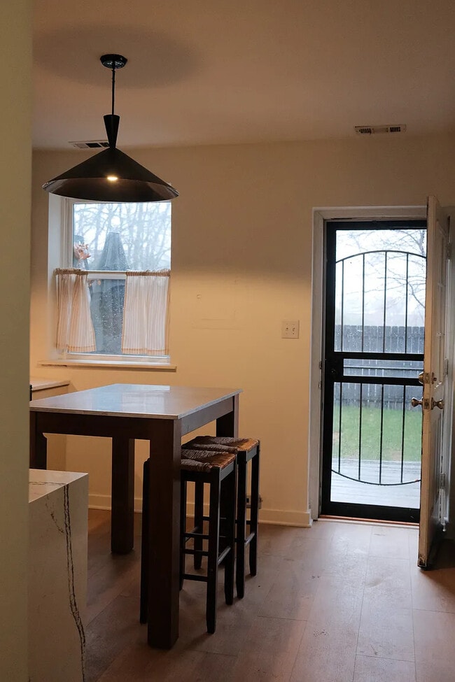 Building Photo - 1810 Idlewood Ave