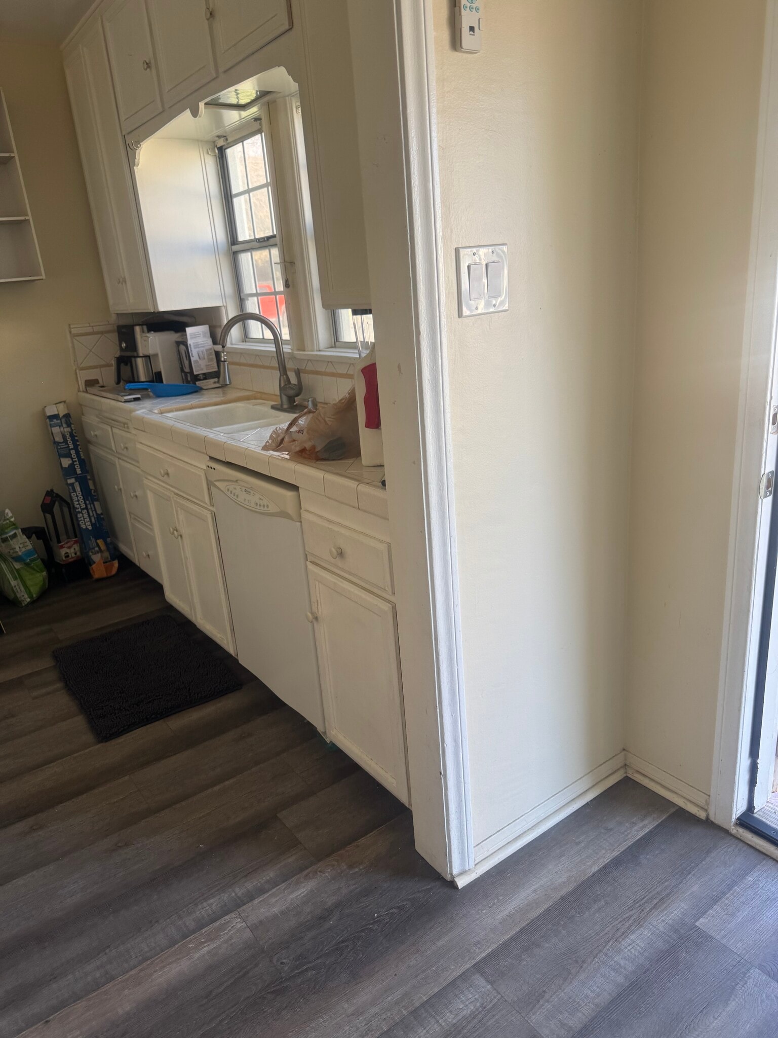 Building Photo - 9932 Beverly St