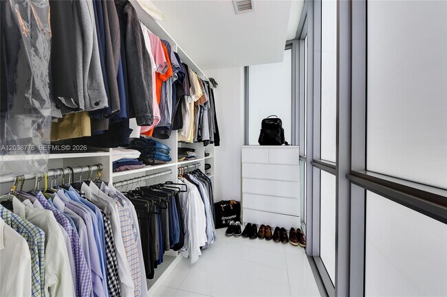 Building Photo - 1100 Biscayne Blvd