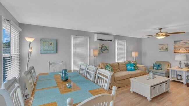 Building Photo - 1226 1/2 Briarwood Rd-