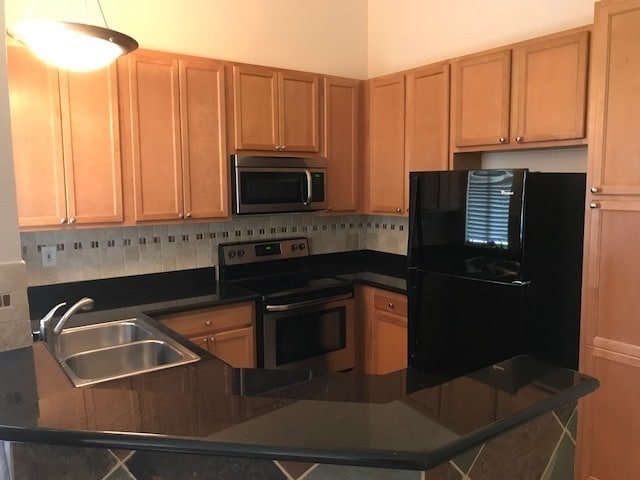 Building Photo - Saddleback Condo