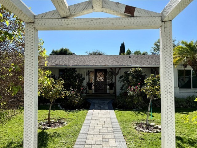 Building Photo - 22346 Burbank Blvd