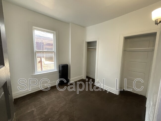 Building Photo - 901 W King St