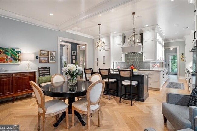 Building Photo - 407 8th St NE