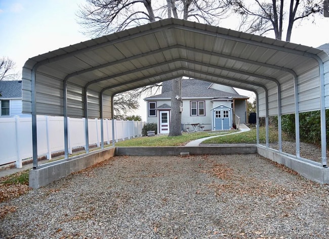 Primary Photo - 210 E Wynoka St