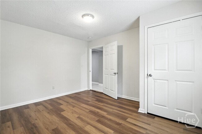 Building Photo - 332 Woodley Rd