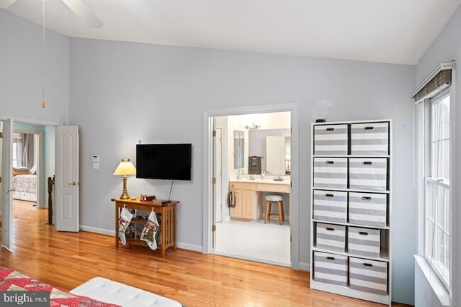 Building Photo - 150 Rees Pl