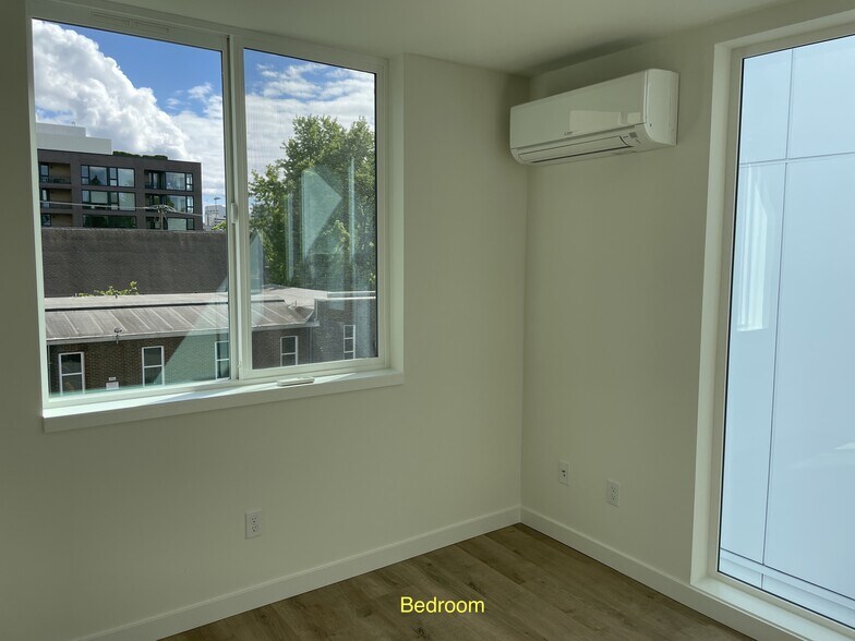 Building Photo - 1724E 11th Ave