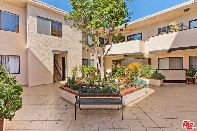 Building Photo - 5805 Whitsett Ave