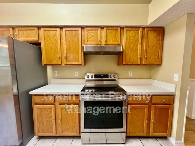 Building Photo - 13140 Staffordshire Dr S