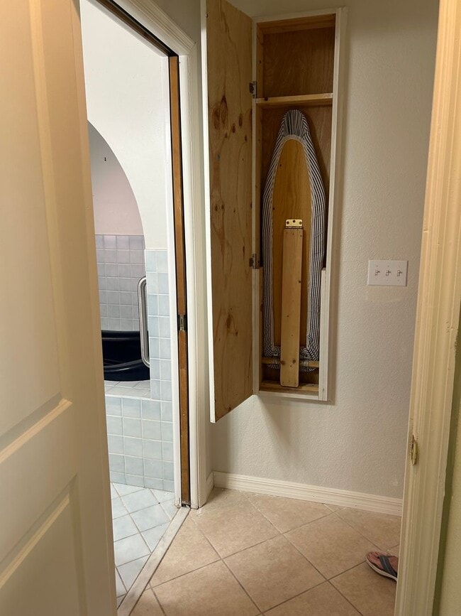 Building Photo - DIRECT GULF ACCESS 2/2 FOR RENT