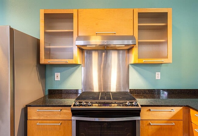 Building Photo - 3803 Byron Dr