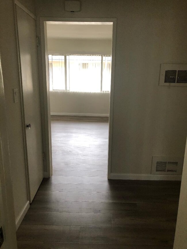 Building Photo - 3760 Jasmine Ave