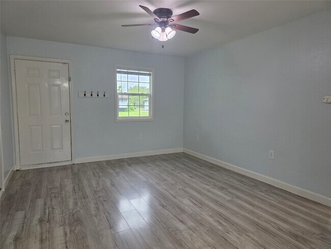 Building Photo - 209 Franlee St