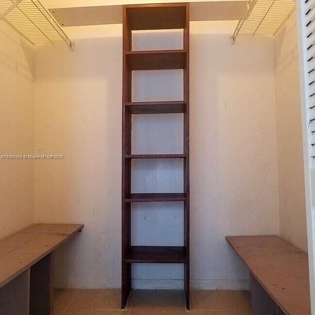 Building Photo - 17021 N Bay Rd