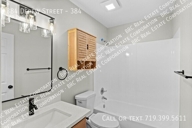 Building Photo - 384 Depew St