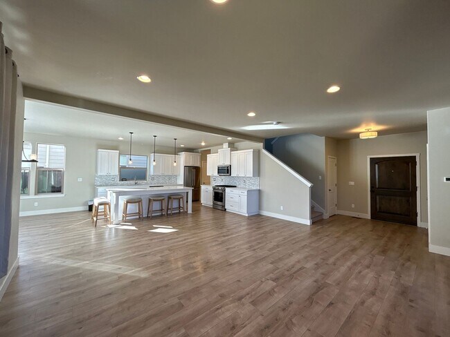 Building Photo - Beautiful 3 Bedroom Home in Tuscany Pines