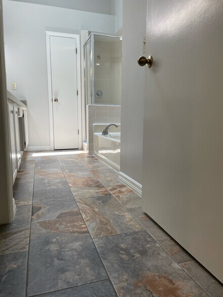 Master Suite Bath - 1334 Augusta National Blvd