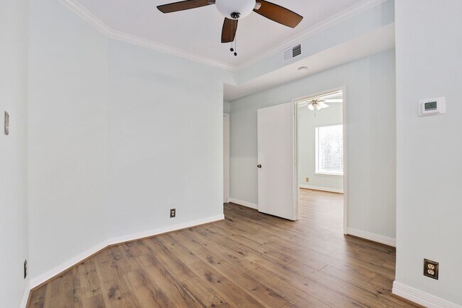 Building Photo - 2209 S Braeswood Blvd