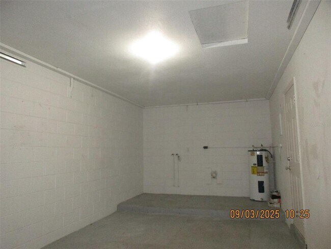 Building Photo - 833 Florida Pkwy