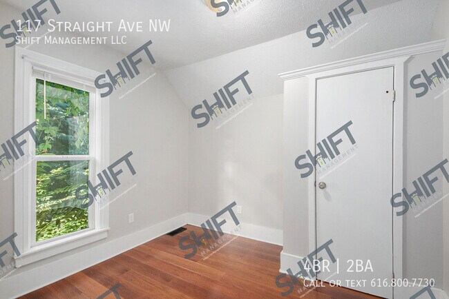 Building Photo - 117 Straight Ave NW