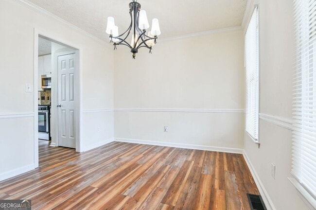 Building Photo - 105 N Oakland Cir