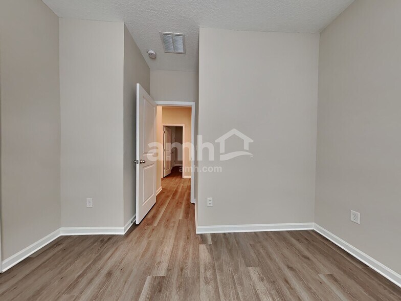 Building Photo - 225 Stone Arbor Ln