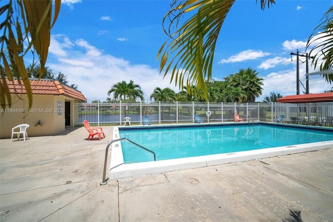 Building Photo - 10015 NW 4th St