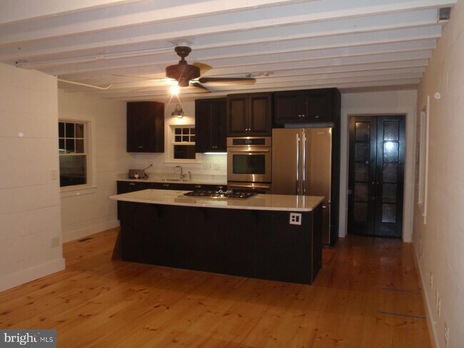 Building Photo - 217 Dodson Ave