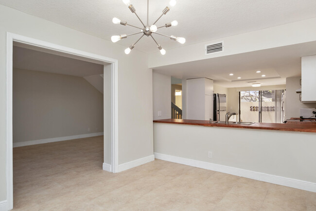 Building Photo - 3118 Kingswood Terrace
