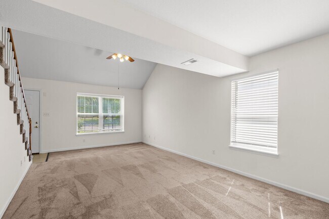 Building Photo - 2405-2407-2407 Northampton Dr