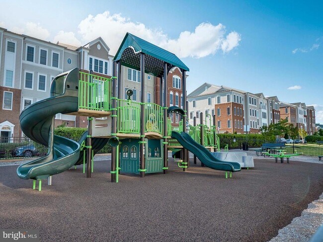 Building Photo - 2279 Merseyside Dr