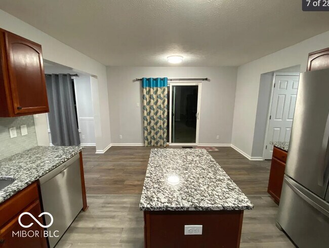Building Photo - 401 Watercress Way