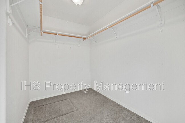 Building Photo - 1701 W 30th Ave