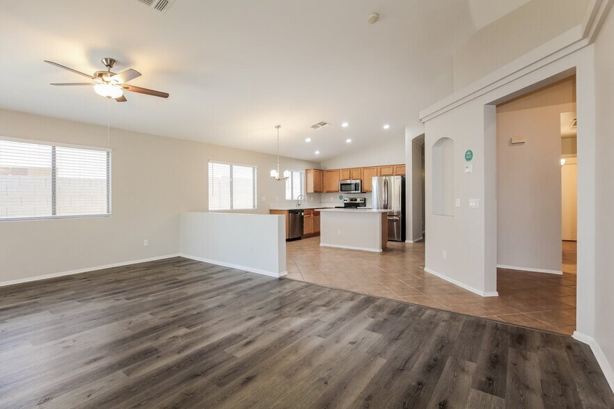 Building Photo - 12821 W Crocus Dr