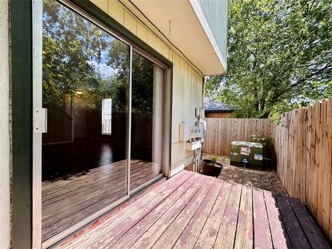 Building Photo - 1507 No Mor Cove