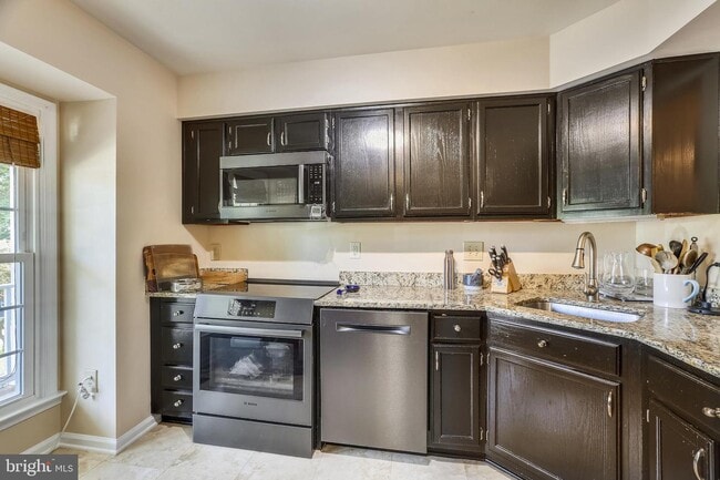 Building Photo - 11633 Pleasant Meadow Dr