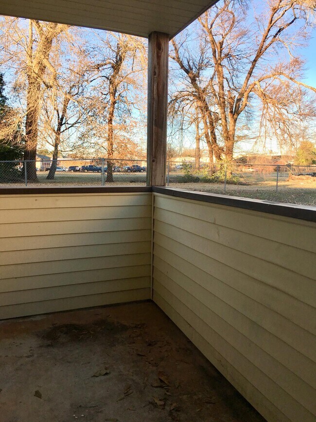 Relax, you deserve it. - 908 Pearl St