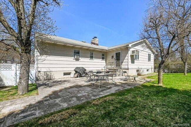 Building Photo - 568 Manville Rd