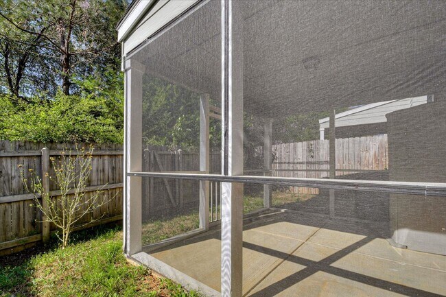 Building Photo - 150 Village Run