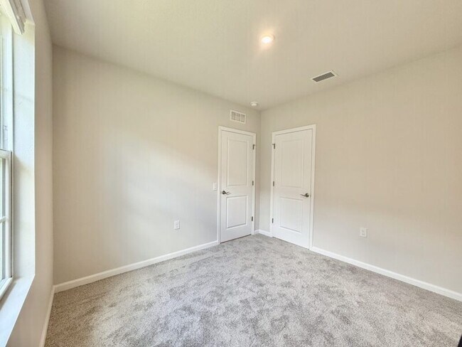 Building Photo - 507 Voltaire Dr