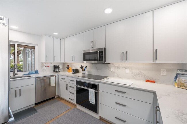 Building Photo - 6400 Flotilla Dr