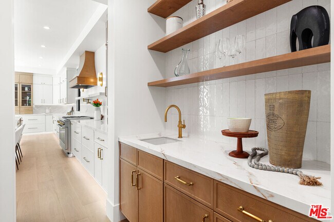 Building Photo - 2565 Patricia Ave