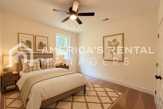 Building Photo - Home for Rent in Vestavia Hills, AL!!! Sig...