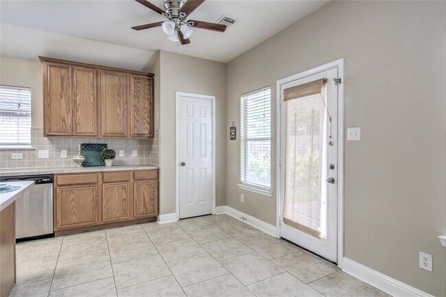 Building Photo - 518 Cedar Branch Dr